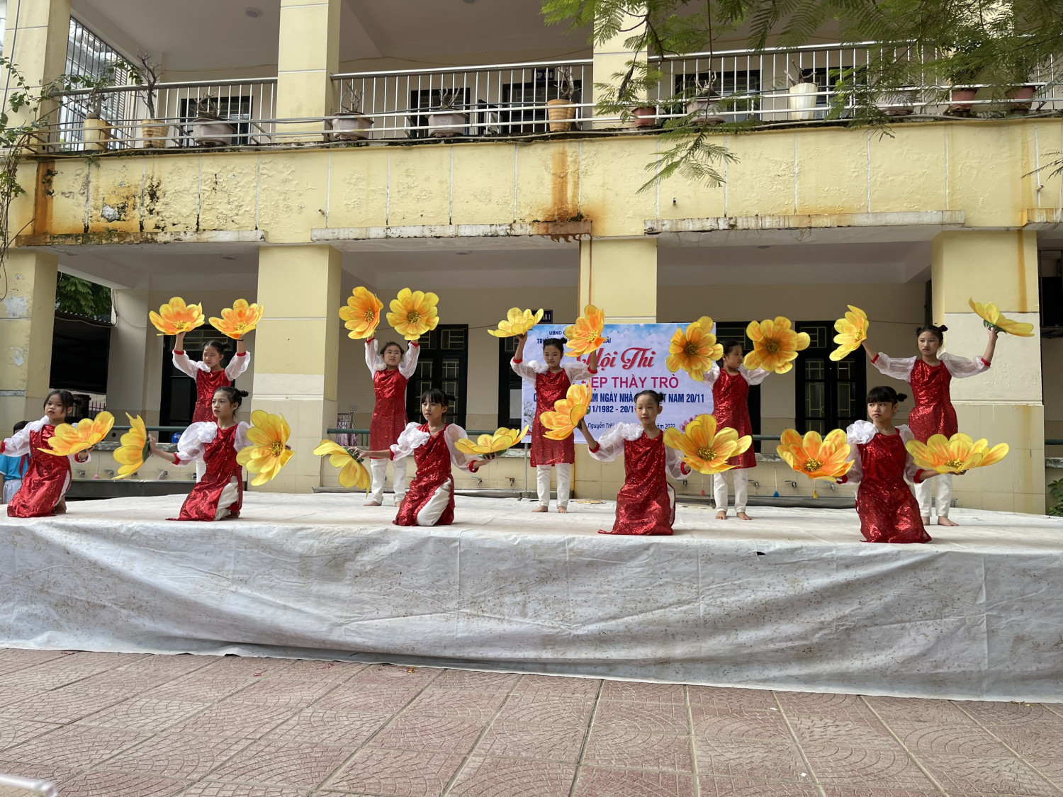 Trường Tiểu học Nguyễn Trãi tổ chức Hội thi "Nét đẹp Thày Trò"